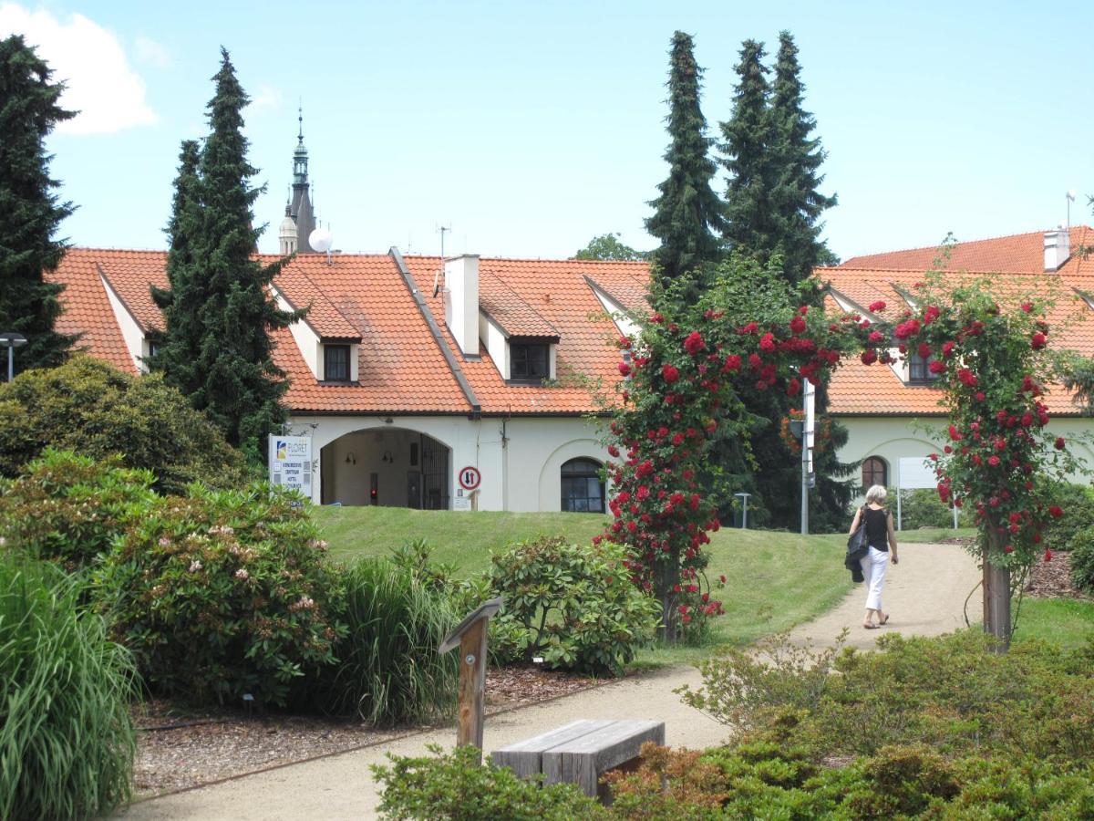 Hotel Floret Prŭhonice Luaran gambar