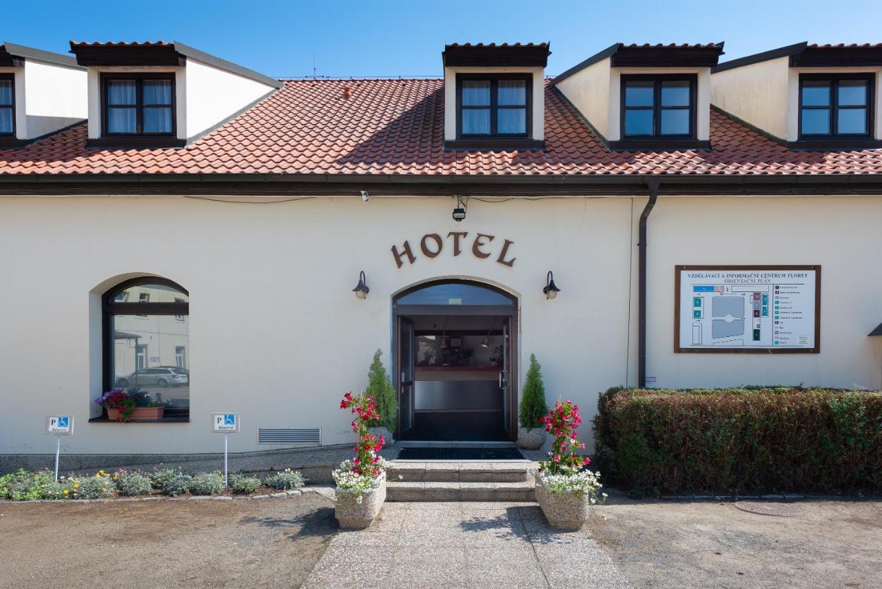 Hotel Floret Prŭhonice Luaran gambar
