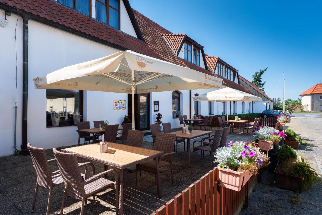 Hotel Floret Prŭhonice Luaran gambar