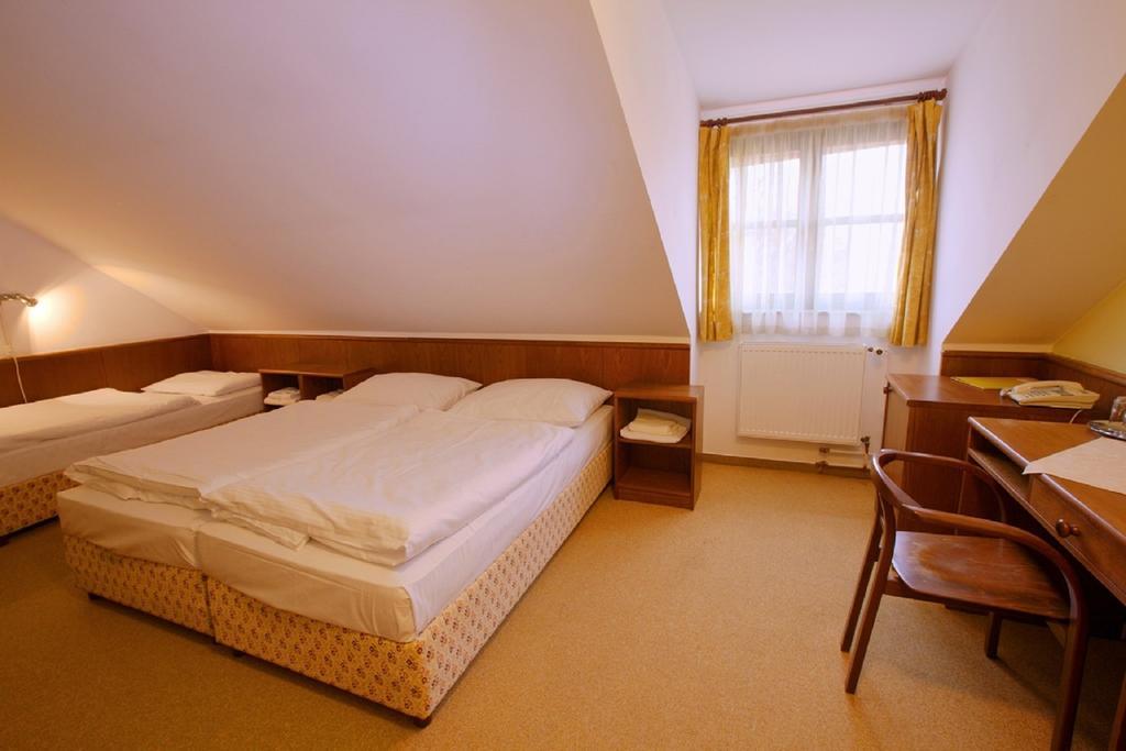 Hotel Floret Prŭhonice Luaran gambar