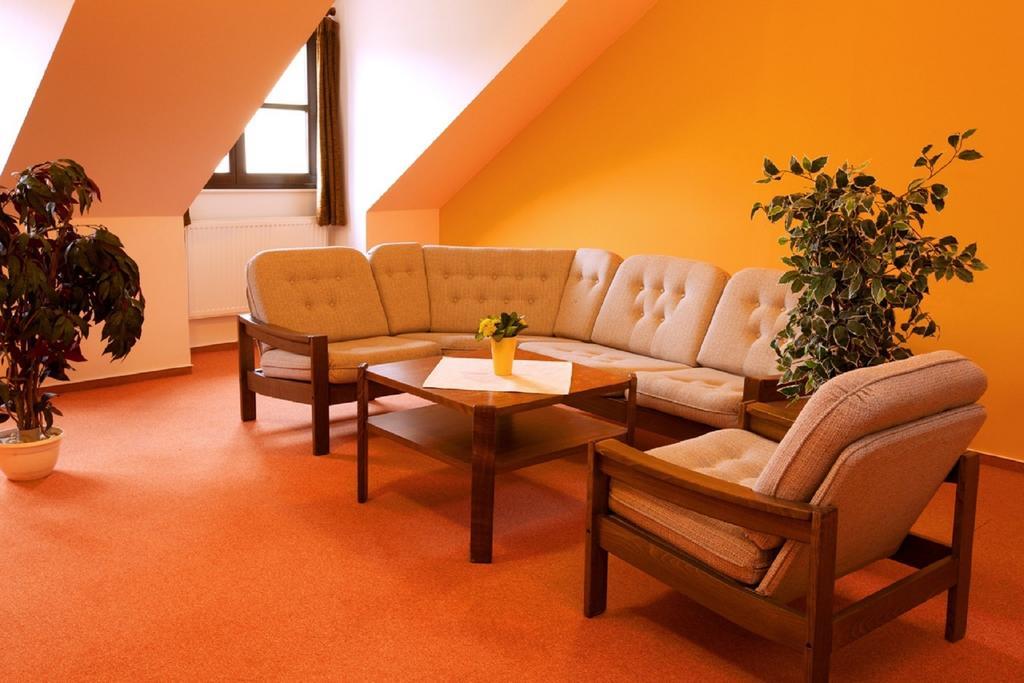 Hotel Floret Prŭhonice Luaran gambar