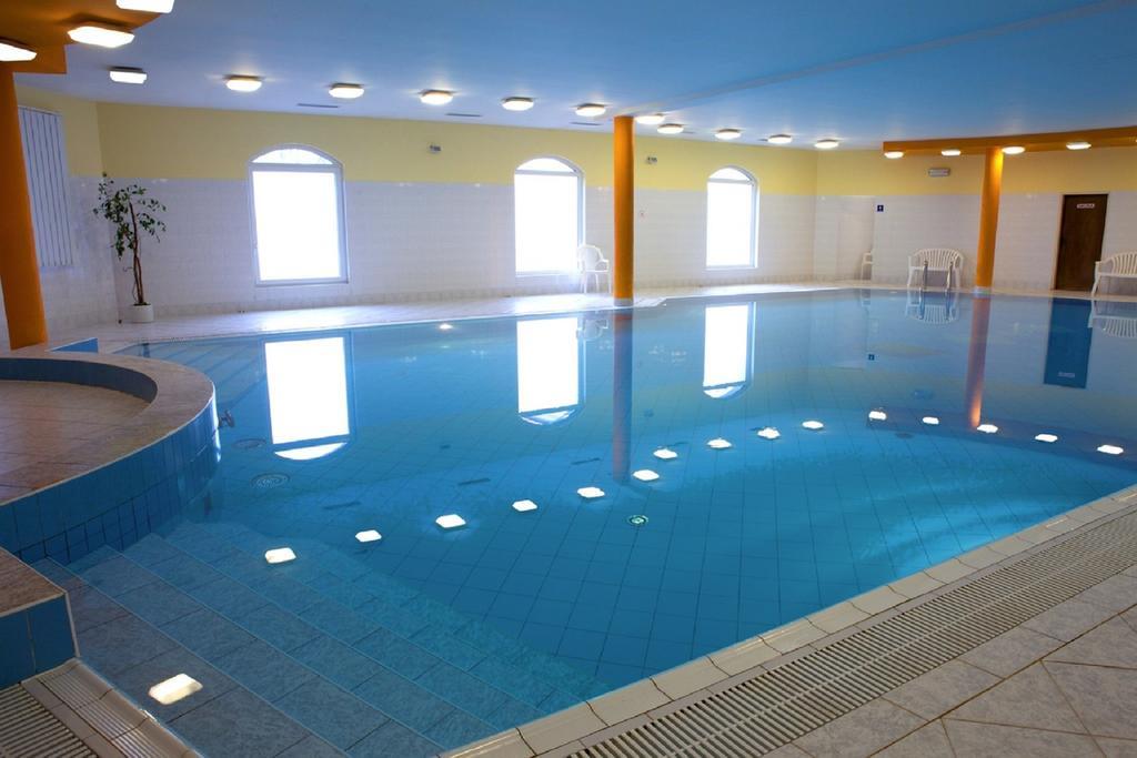 Hotel Floret Prŭhonice Luaran gambar
