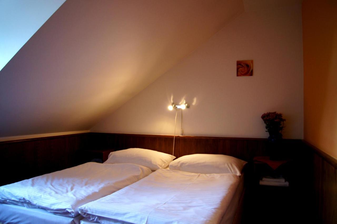 Hotel Floret Prŭhonice Luaran gambar